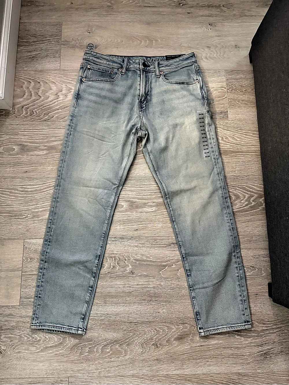 American Eagle Athletic Fit Jeans Waist 32 x 30 NWT